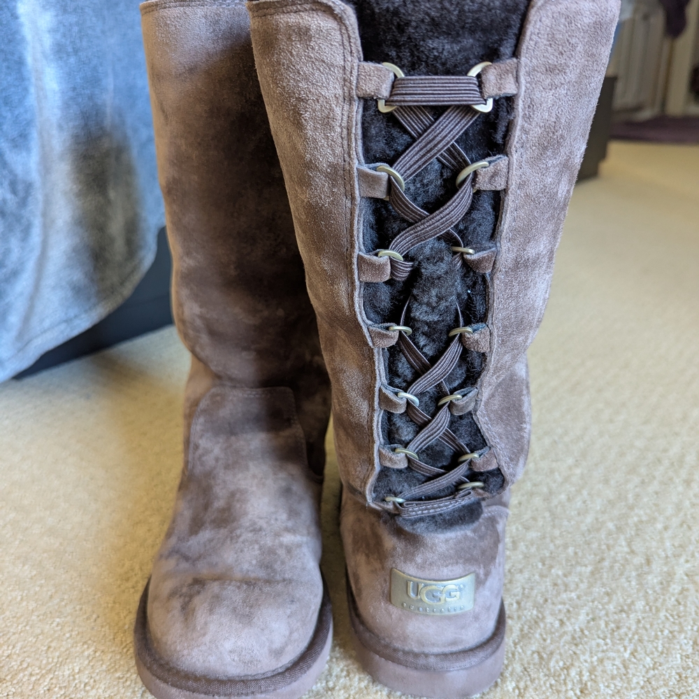 UGG Women's Roseberry Lace Up Chocolate Leather Boots Size 6